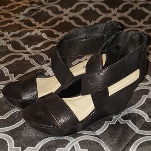 Kenneth Cole Reaction wedges